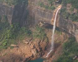 The falls water decrease in power during the dry seasons The falls water decrease in power during the dry seasons.
